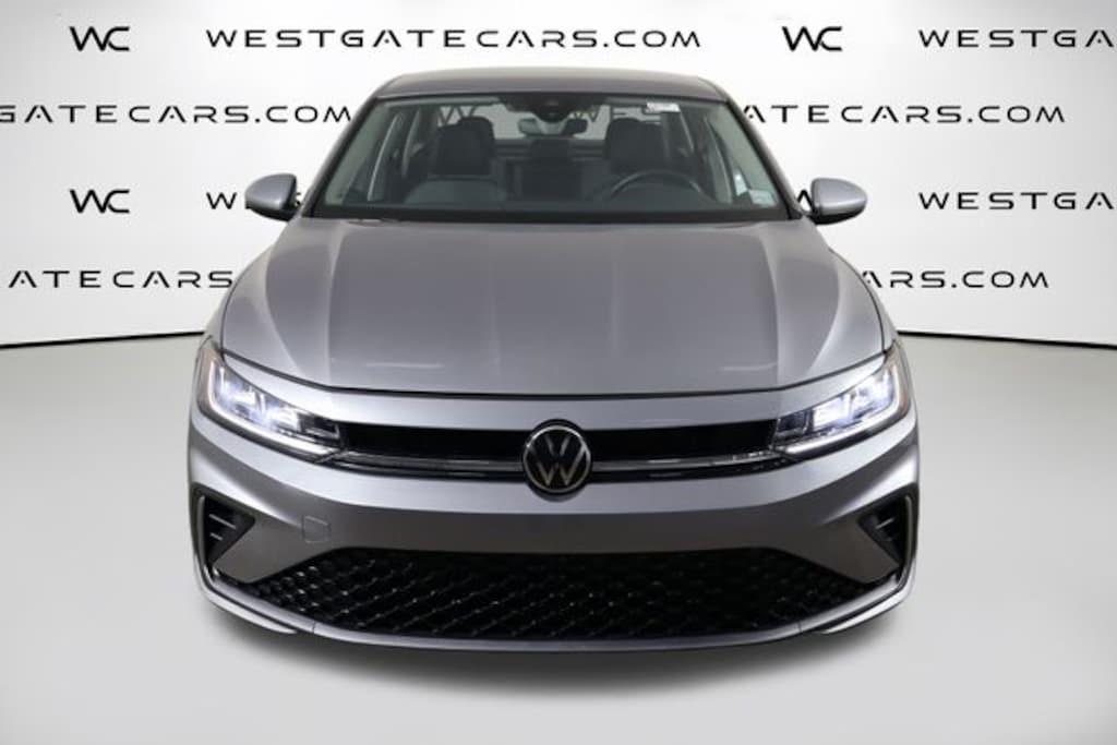 Used 2025 Volkswagen Jetta 1.5T SE Sedan