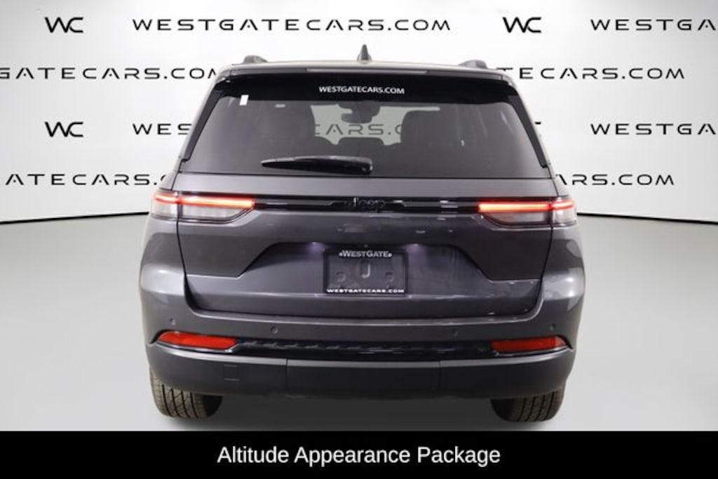 Used 2022 Jeep Grand Cherokee Altitude SUV