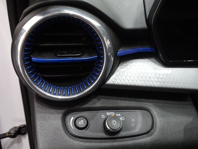 2024 Chevrolet Trax LT - Photo 18