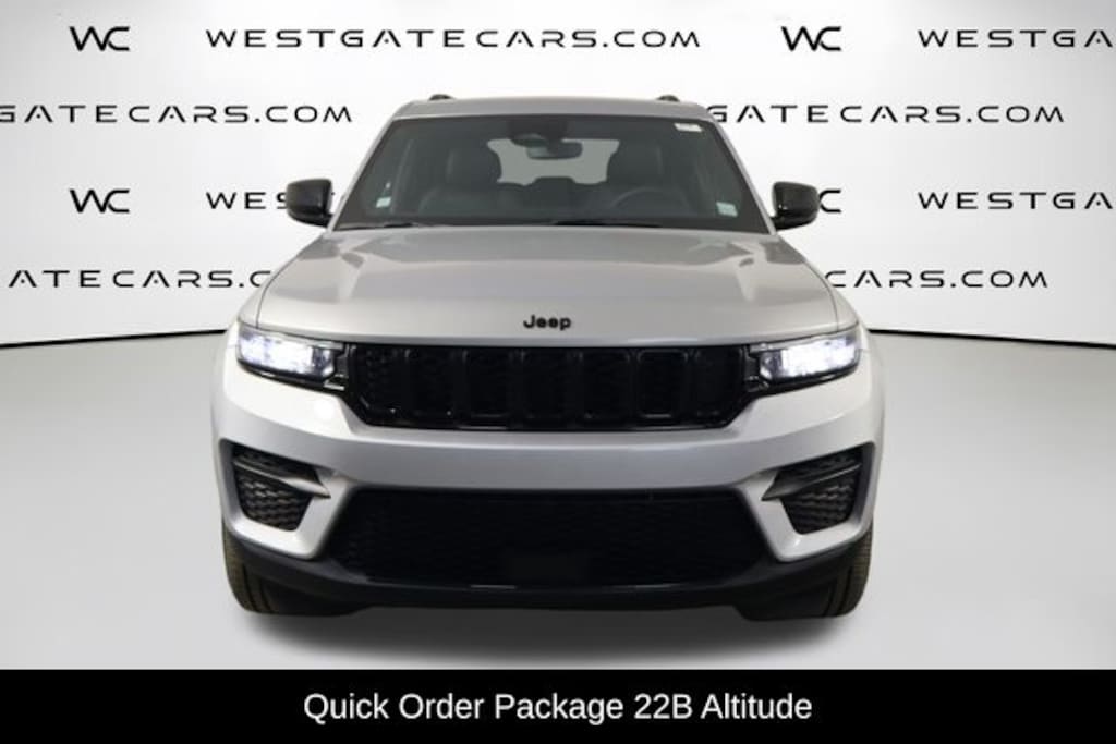 Used 2023 Jeep Grand Cherokee Laredo SUV