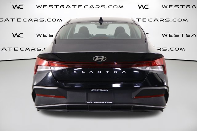 Used 2025 Hyundai Elantra SE Sedan