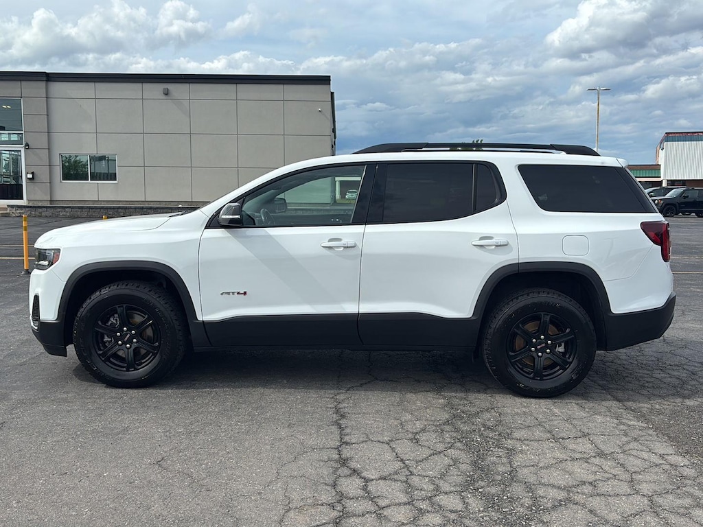Used 2023 GMC Acadia AT4