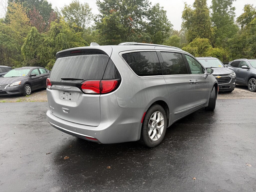 Used 2018 Chrysler Pacifica Touring L Van