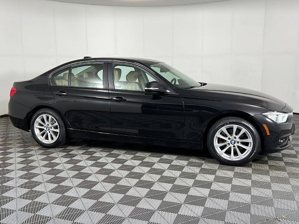 Used 2018 BMW 3 Series 320i xDrive Sedan