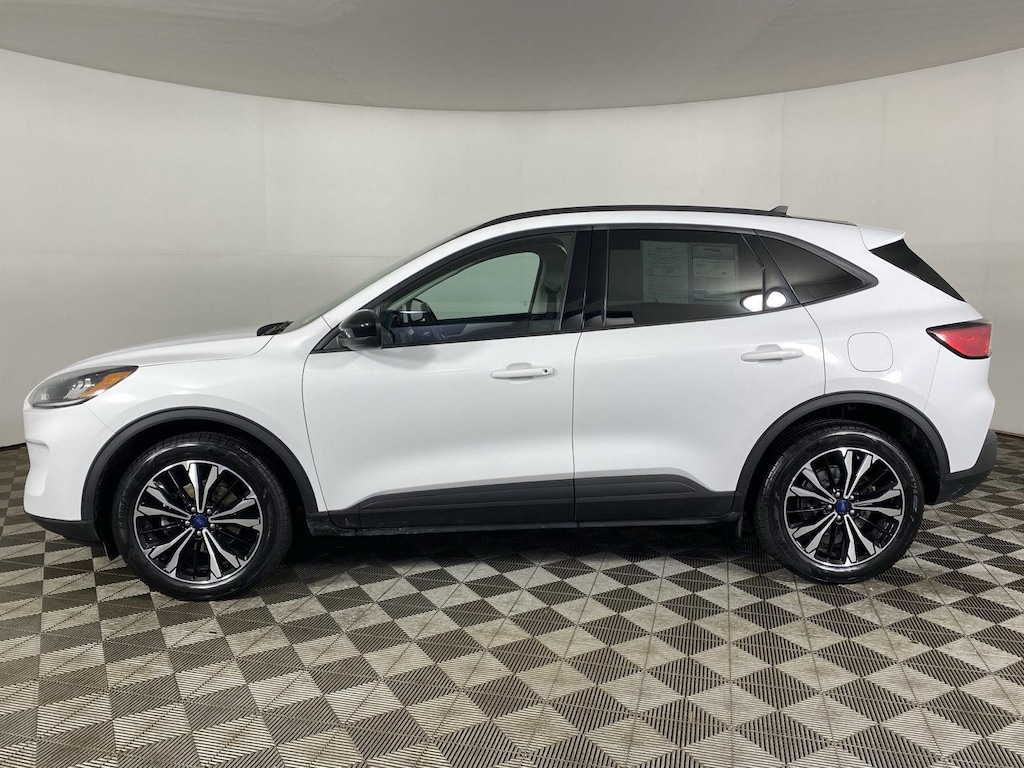 Used 2022 Ford Escape SE Hybrid SUV