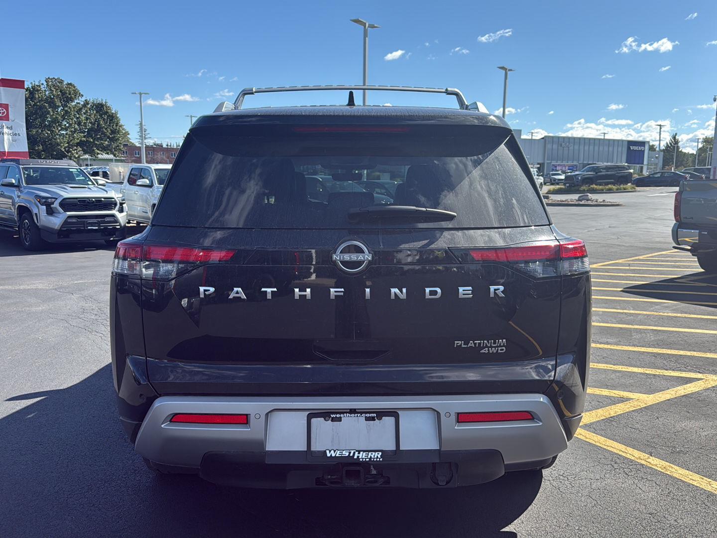 Used 2024 Nissan Pathfinder Platinum SUV