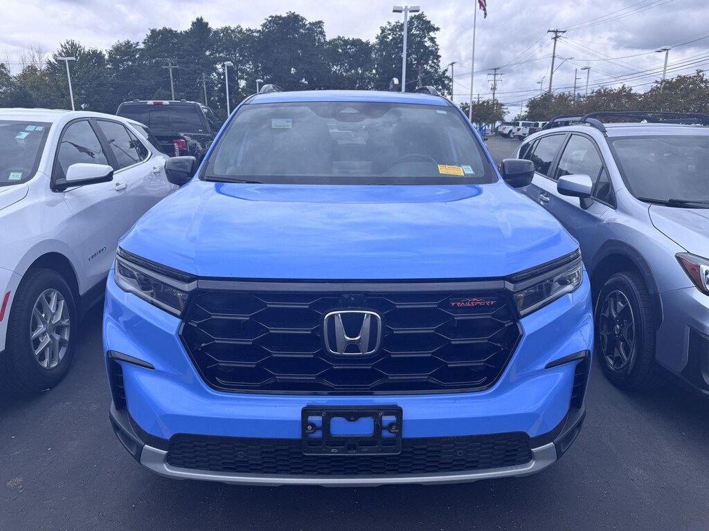 Used 2025 Honda Pilot TrailSport SUV