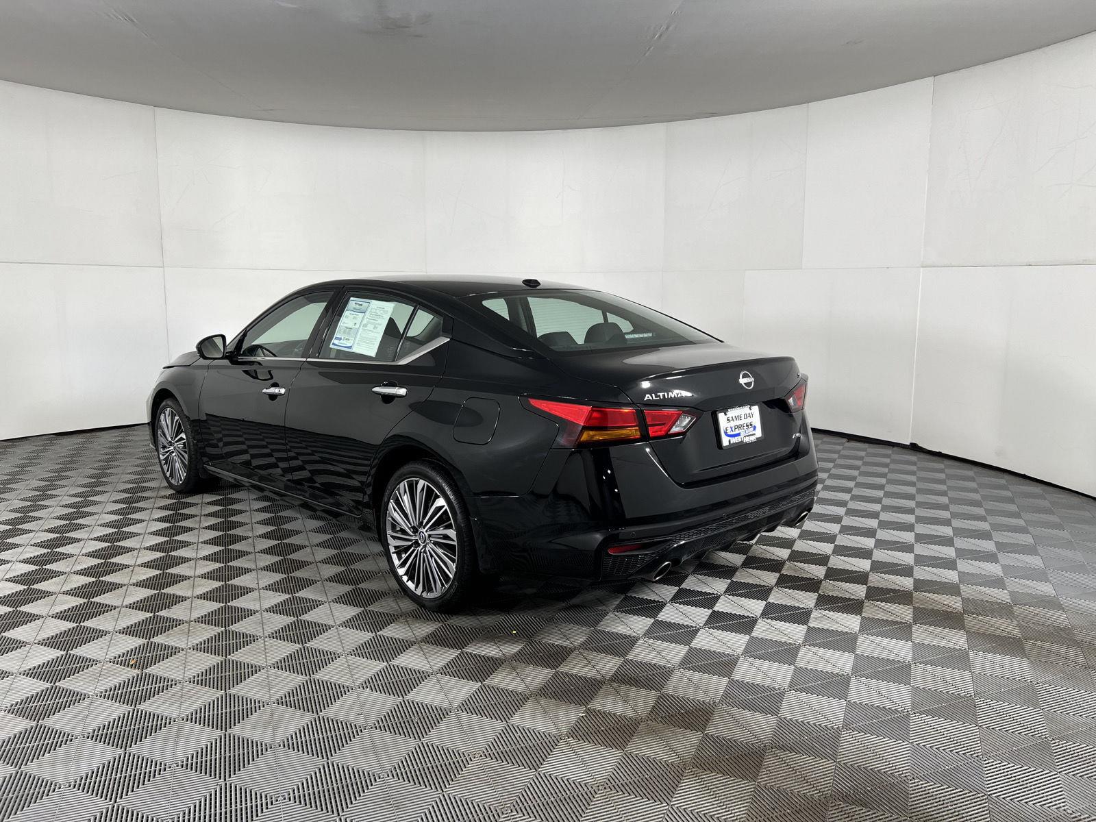 Used 2025 Nissan Altima SL Sedan