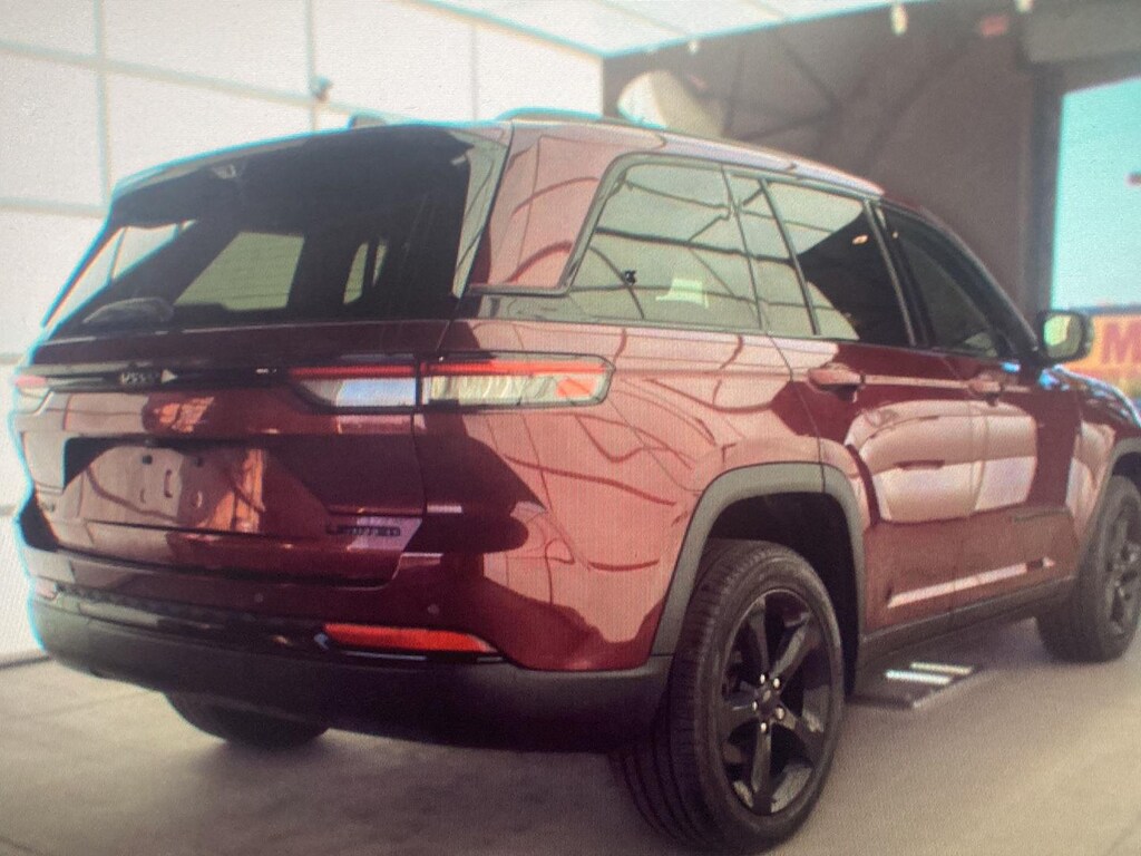 Used 2023 Jeep Grand Cherokee Limited SUV