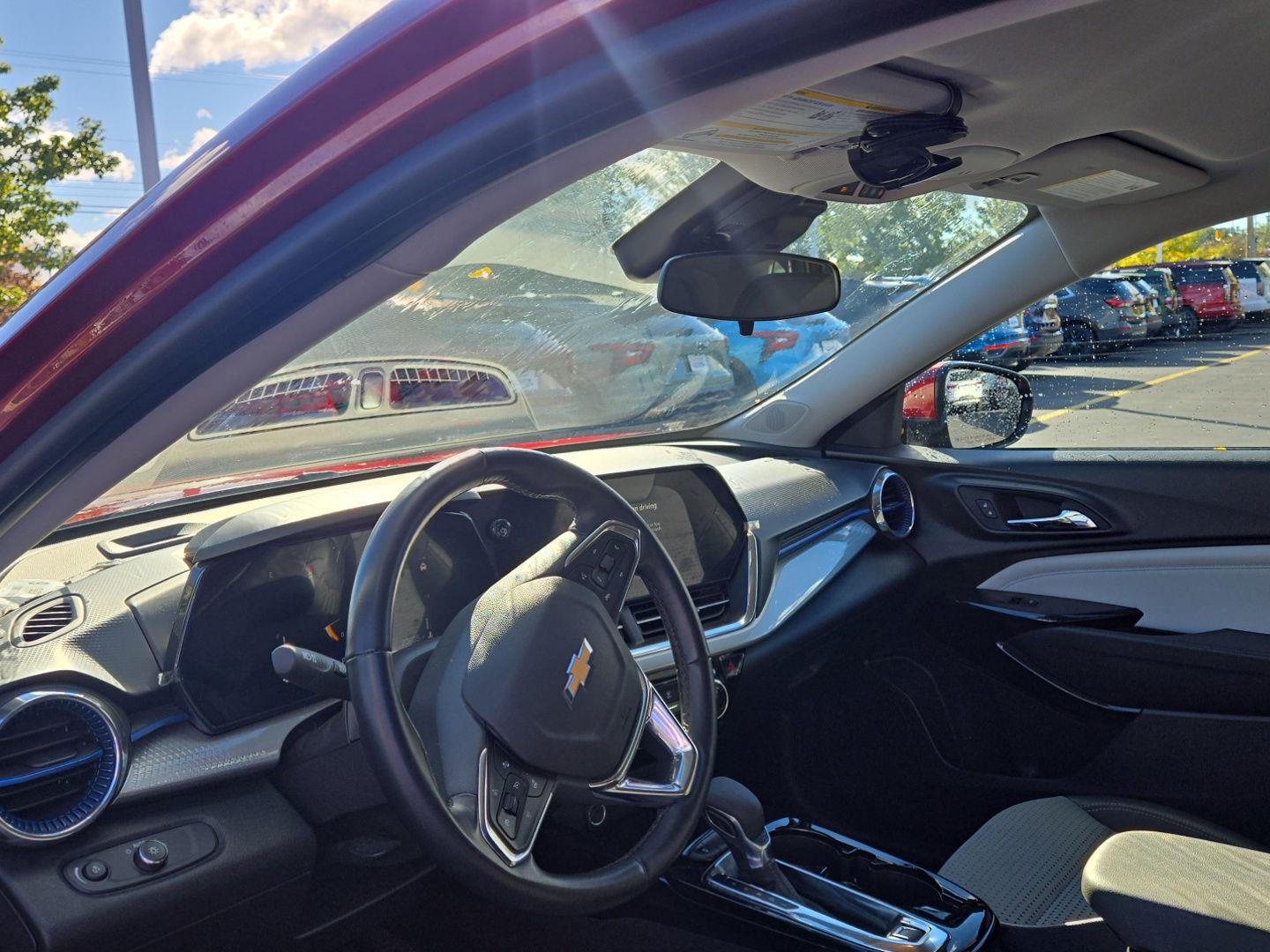 Used 2025 Chevrolet Trax LT SUV