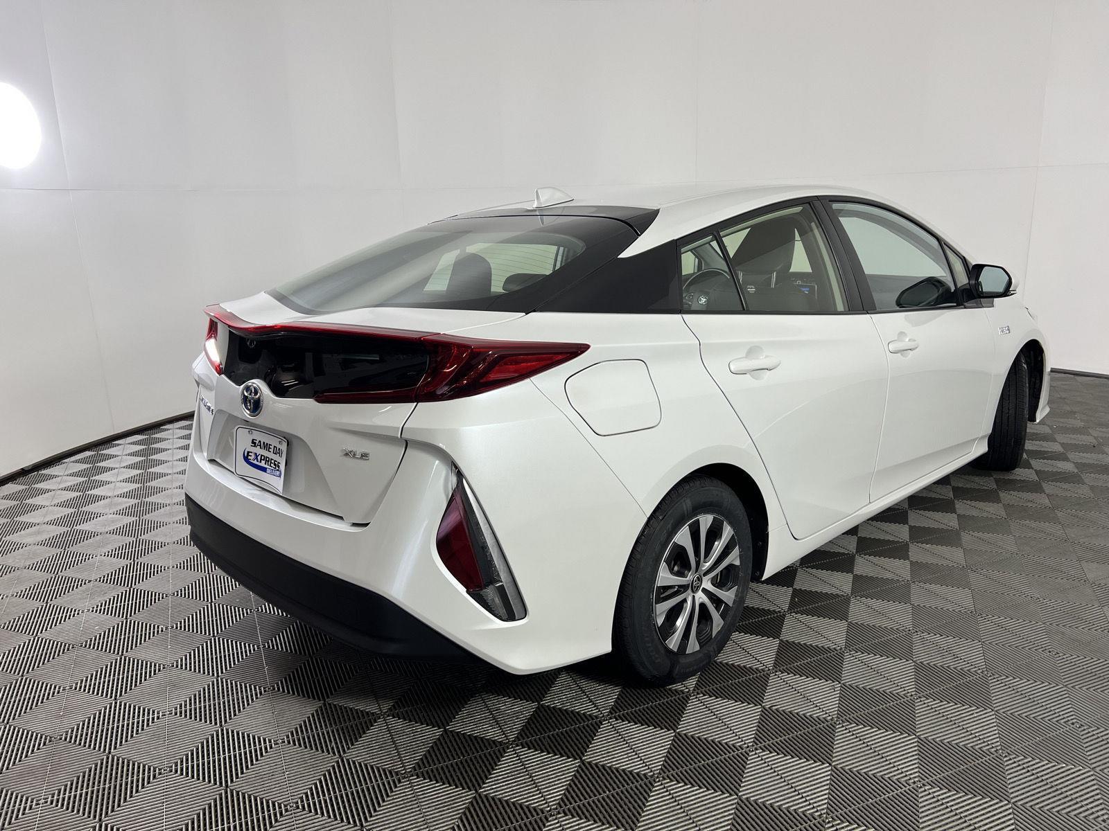 Used 2022 Toyota Prius Prime XLE Hatchback