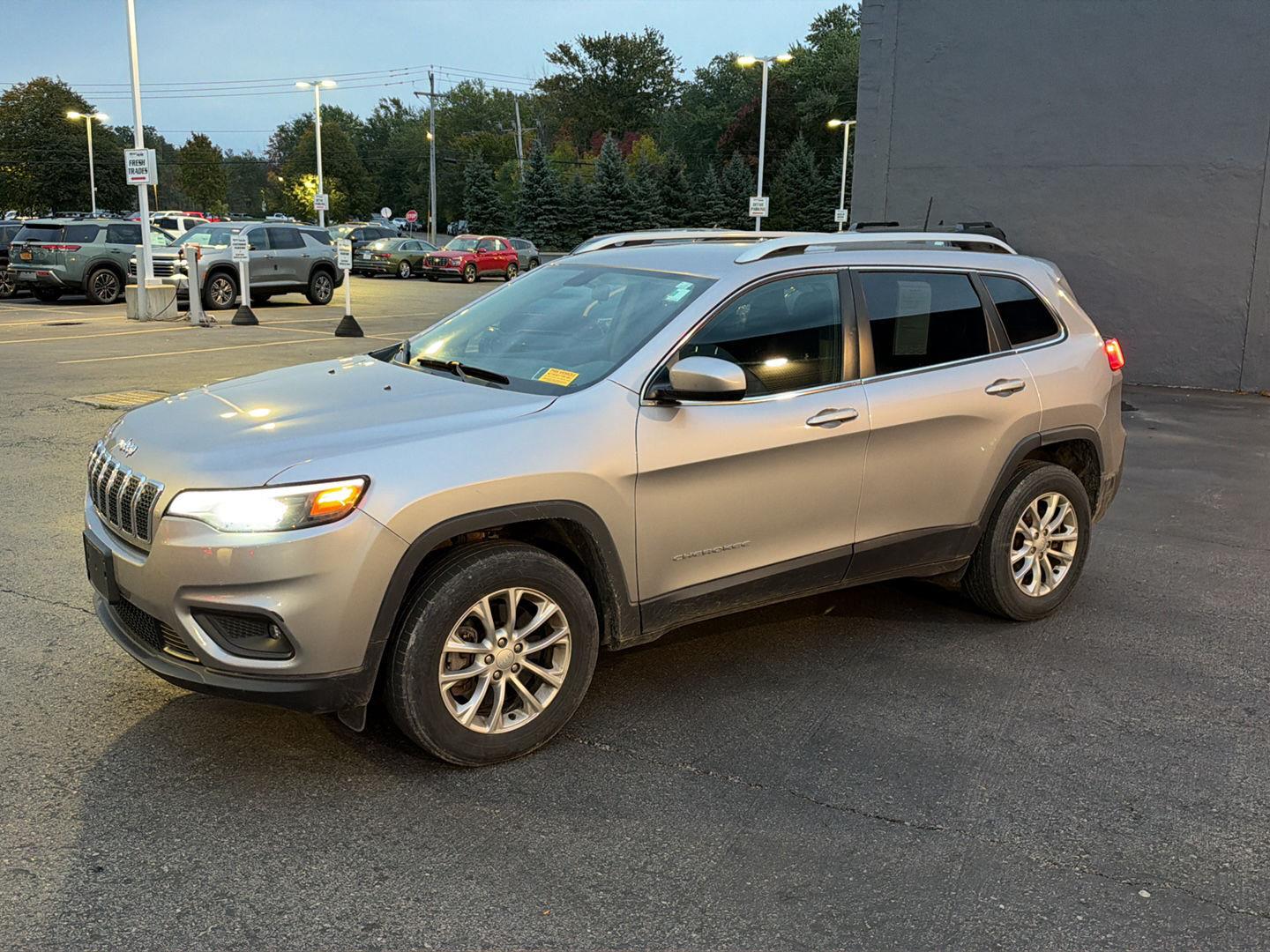 Used 2019 Jeep Cherokee Latitude SUV
