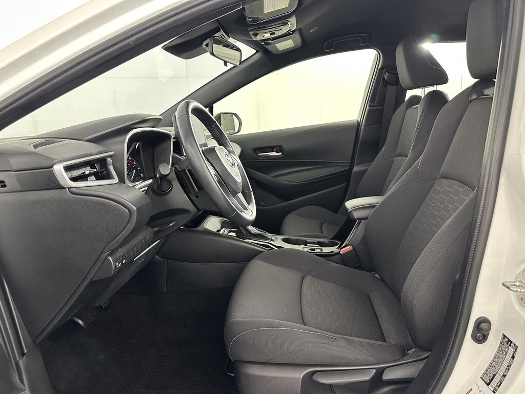 Used 2024 Toyota Corolla Hatchback SE Hatchback