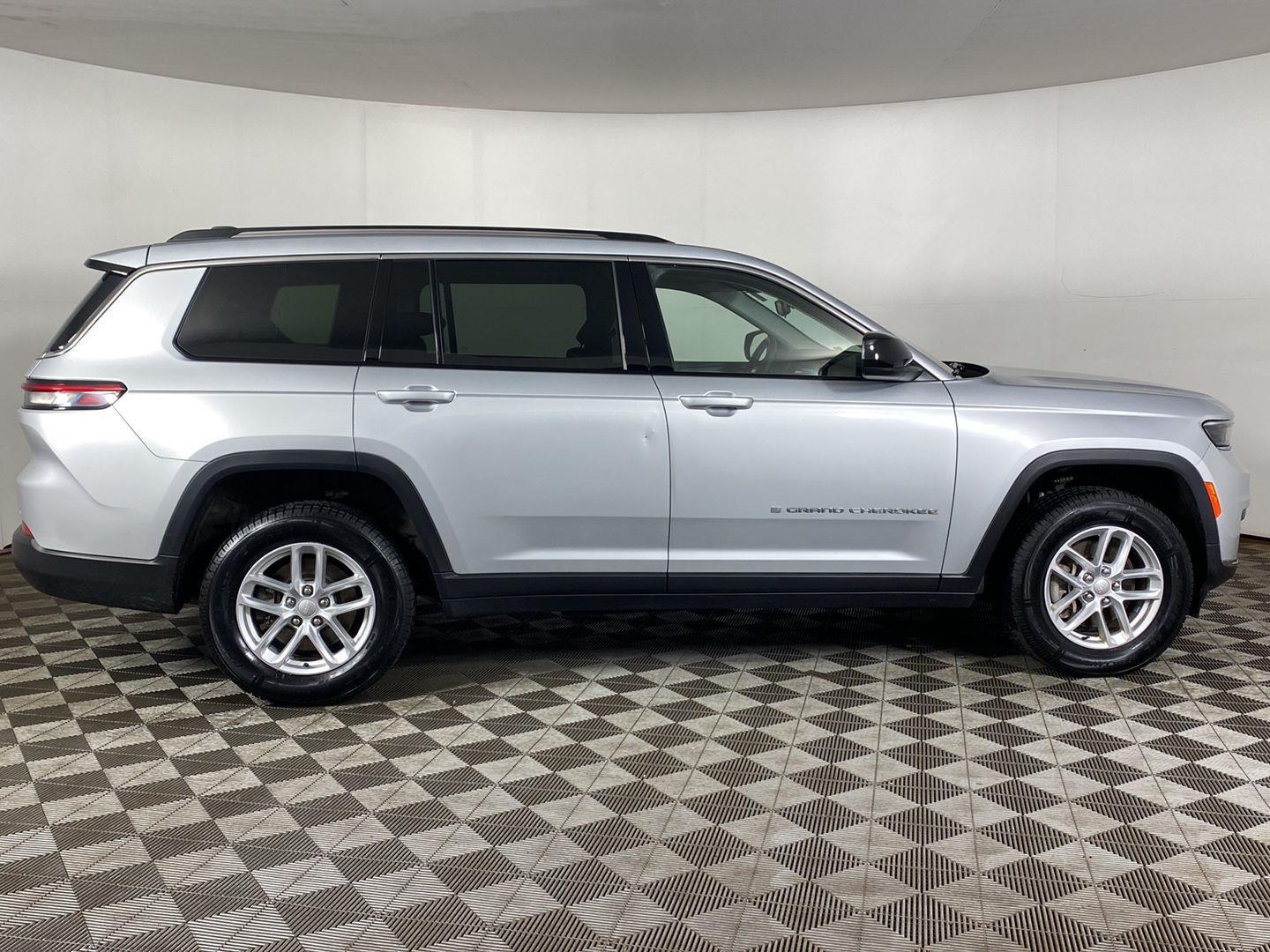 Used 2023 Jeep Grand Cherokee L Laredo SUV