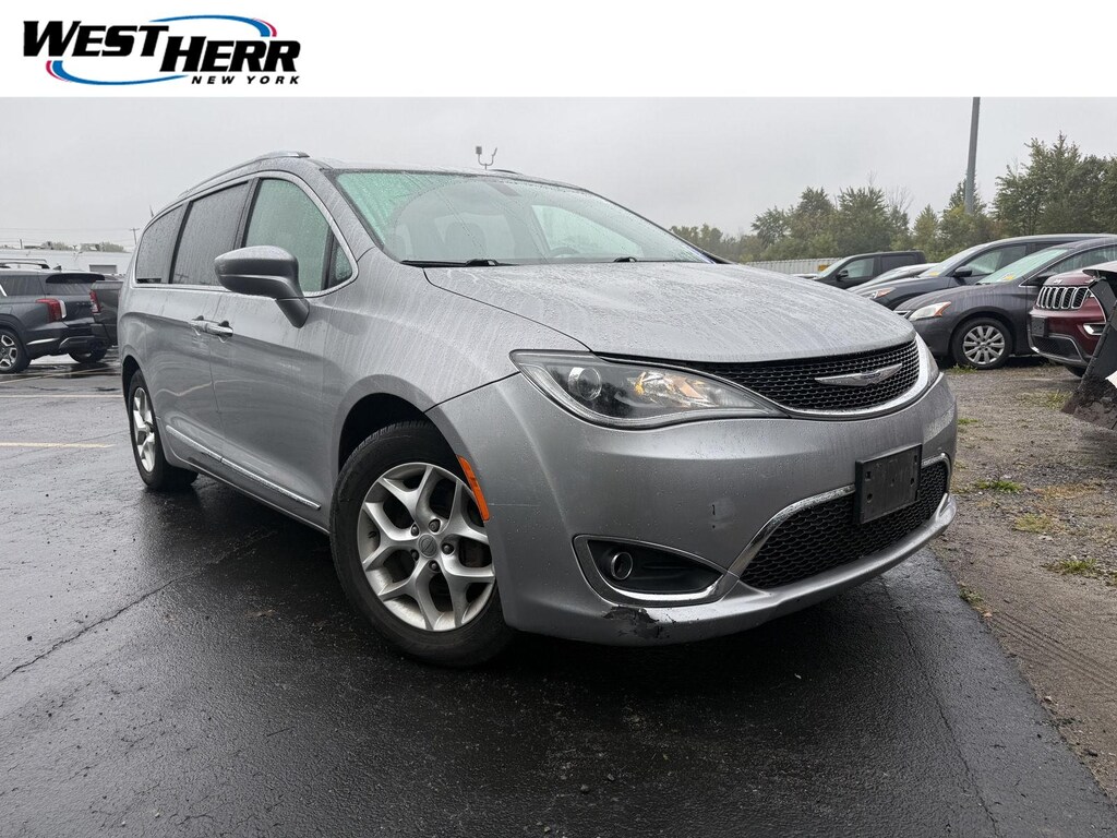 Used 2018 Chrysler Pacifica Touring L Van