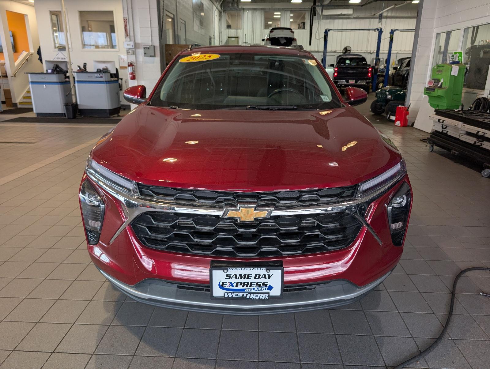 Used 2025 Chevrolet Trax LT SUV