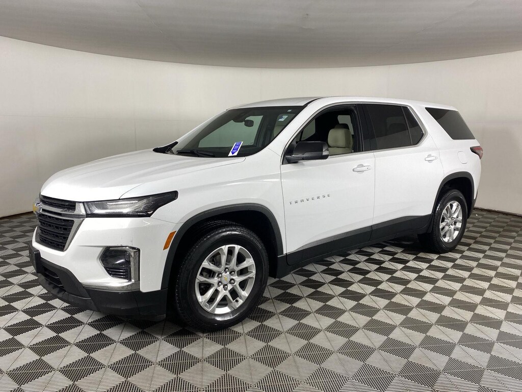 Used 2023 Chevrolet Traverse UV