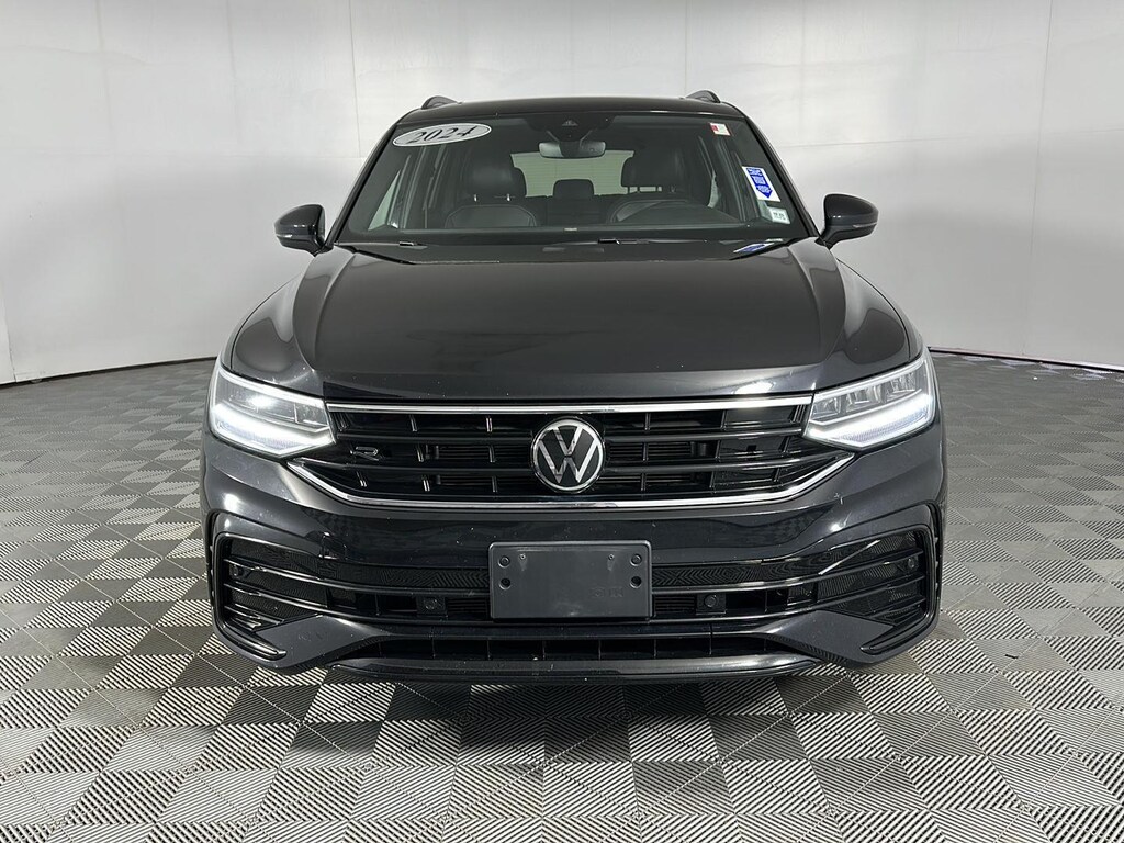 Used 2024 Volkswagen Tiguan SE R-Line Black SUV