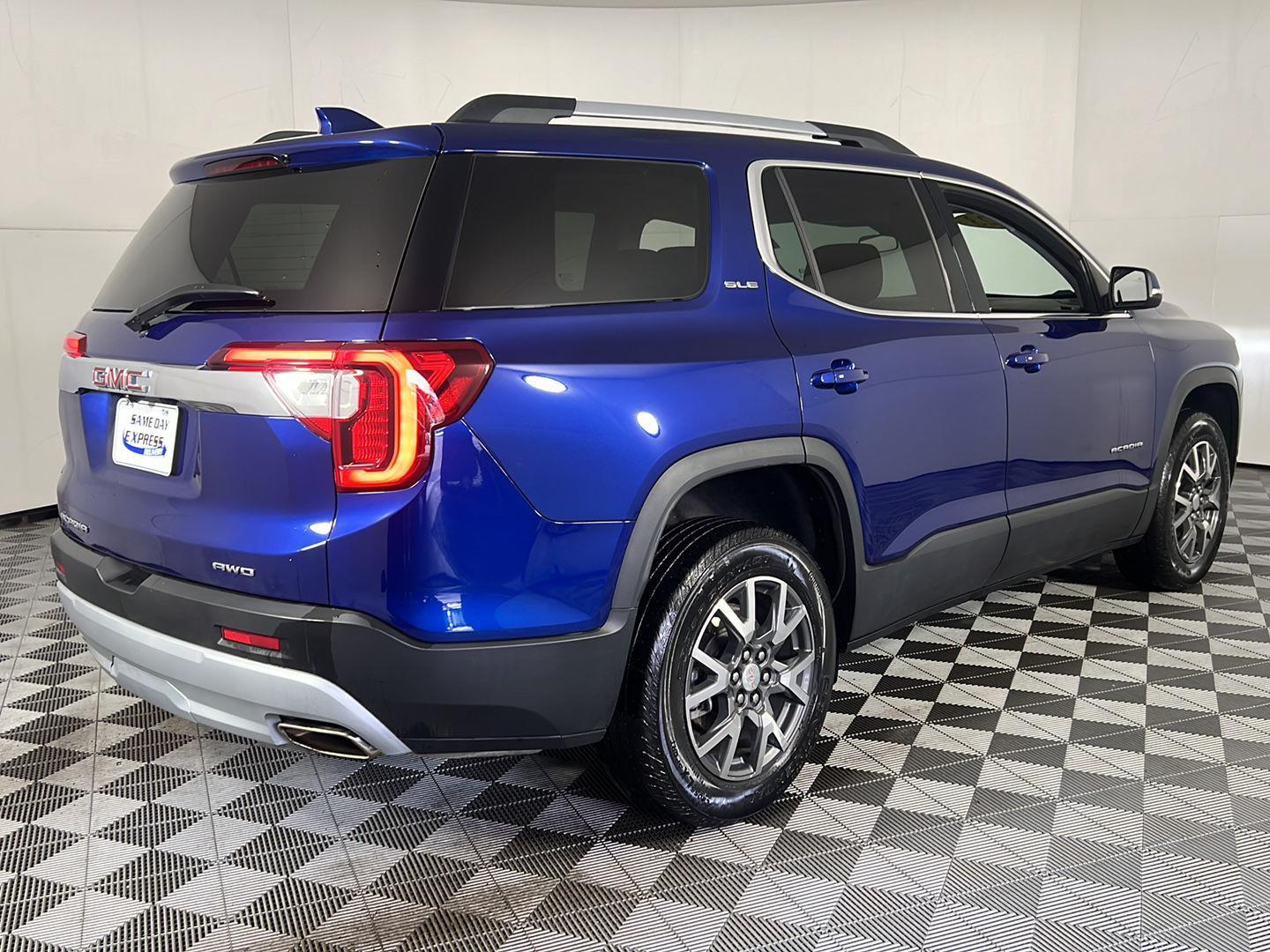 Used 2023 GMC Acadia SLE