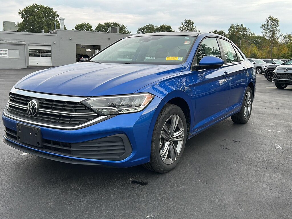 Certified 2024 Volkswagen Jetta SE Sedan