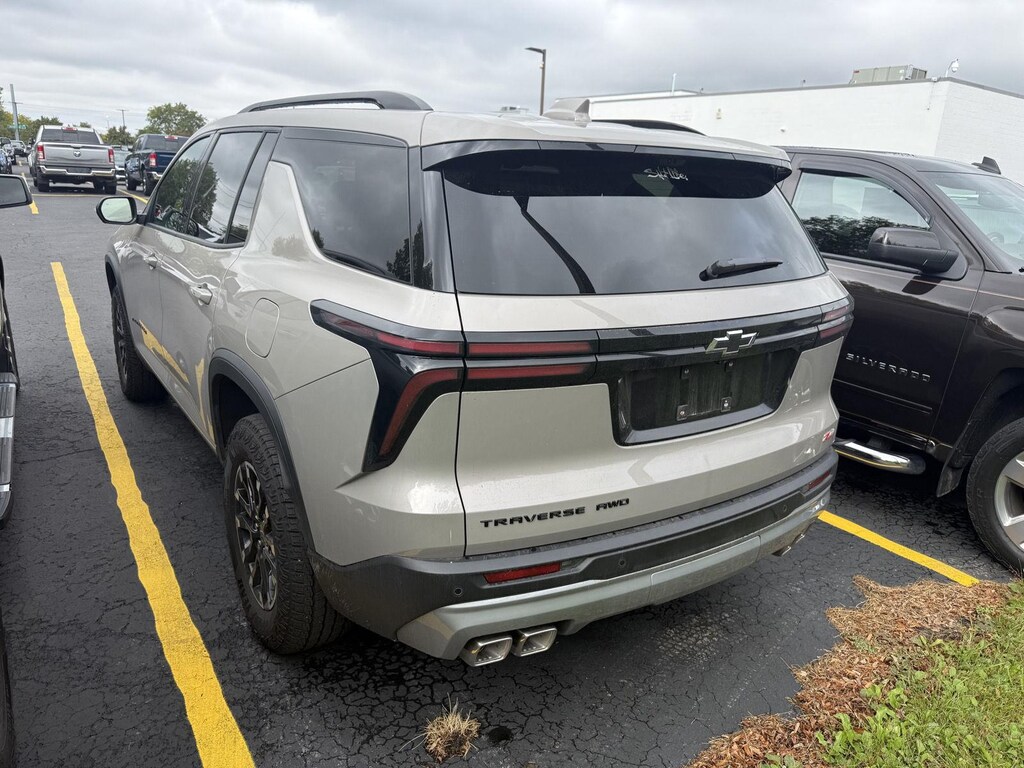 Used 2026 Chevrolet Traverse AWD Z71 SUV