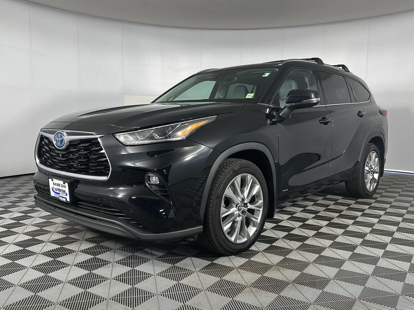 Used 2022 Toyota Highlander Hybrid Limited SUV