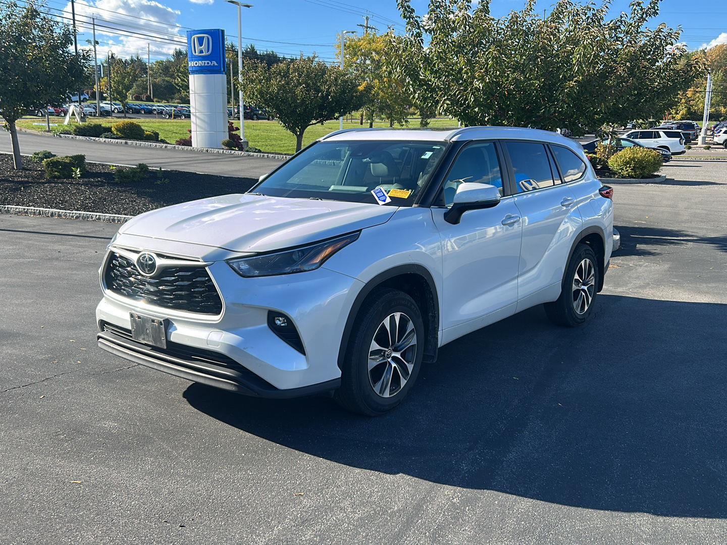 Used 2023 Toyota Highlander XLE SUV