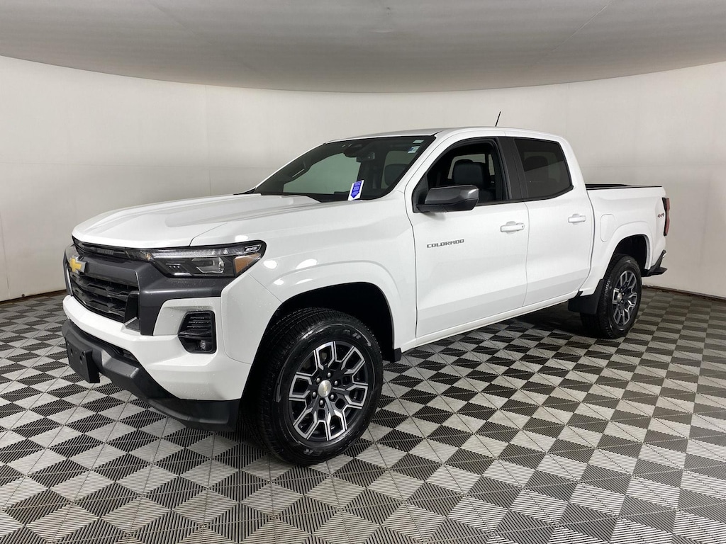 Used 2023 Chevrolet Colorado 4WD LT Truck