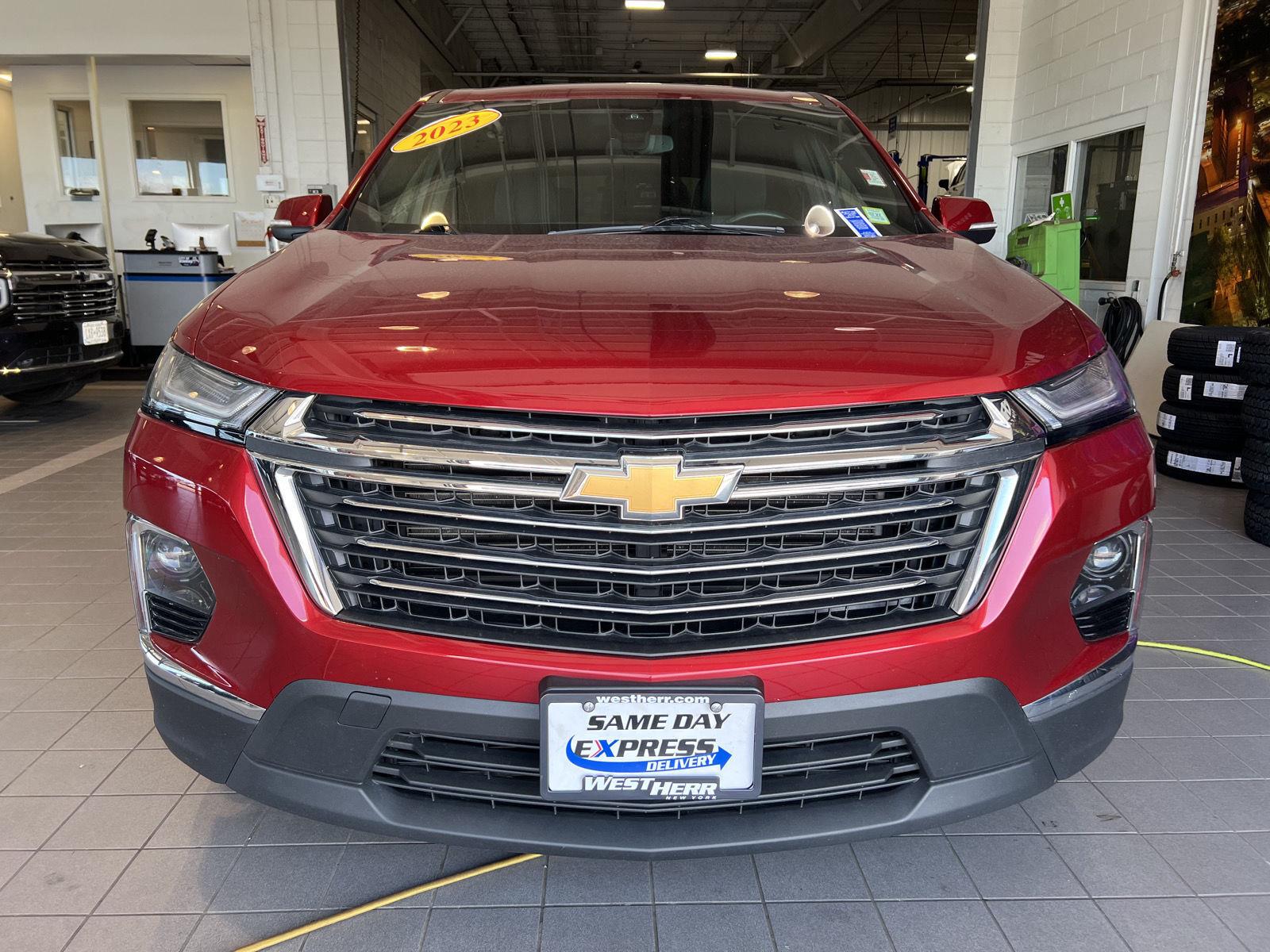 Used 2023 Chevrolet Traverse LT Cloth SUV