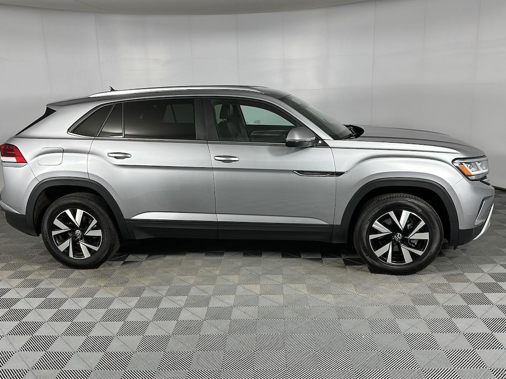Used 2023 Volkswagen Atlas Cross Sport 2.0T SE SUV