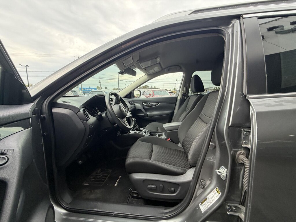 Used 2020 Nissan Rogue SV SUV