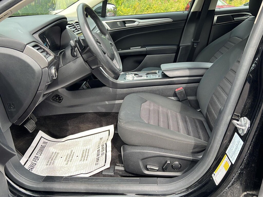 Used 2018 Ford Fusion SE Sedan