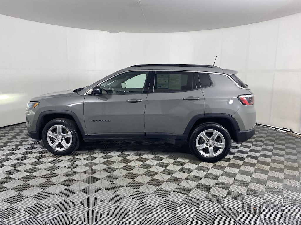 Used 2023 Jeep Compass Latitude SUV