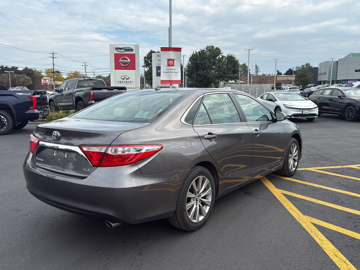 Used 2017 Toyota Camry XLE Sedan