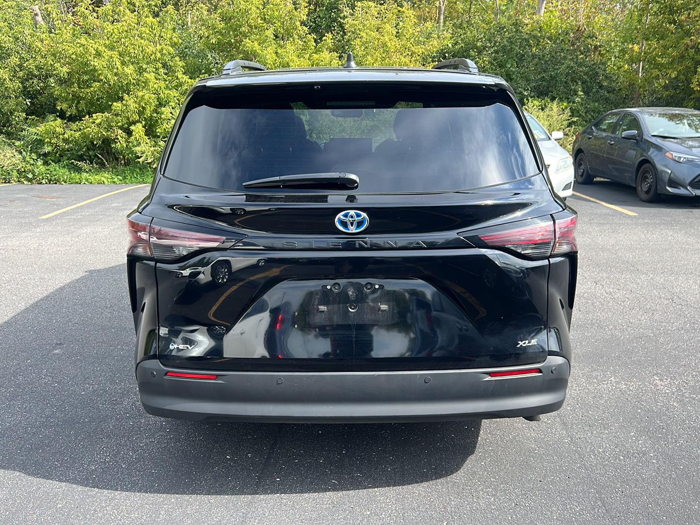 Certified 2025 Toyota Sienna XLE Van