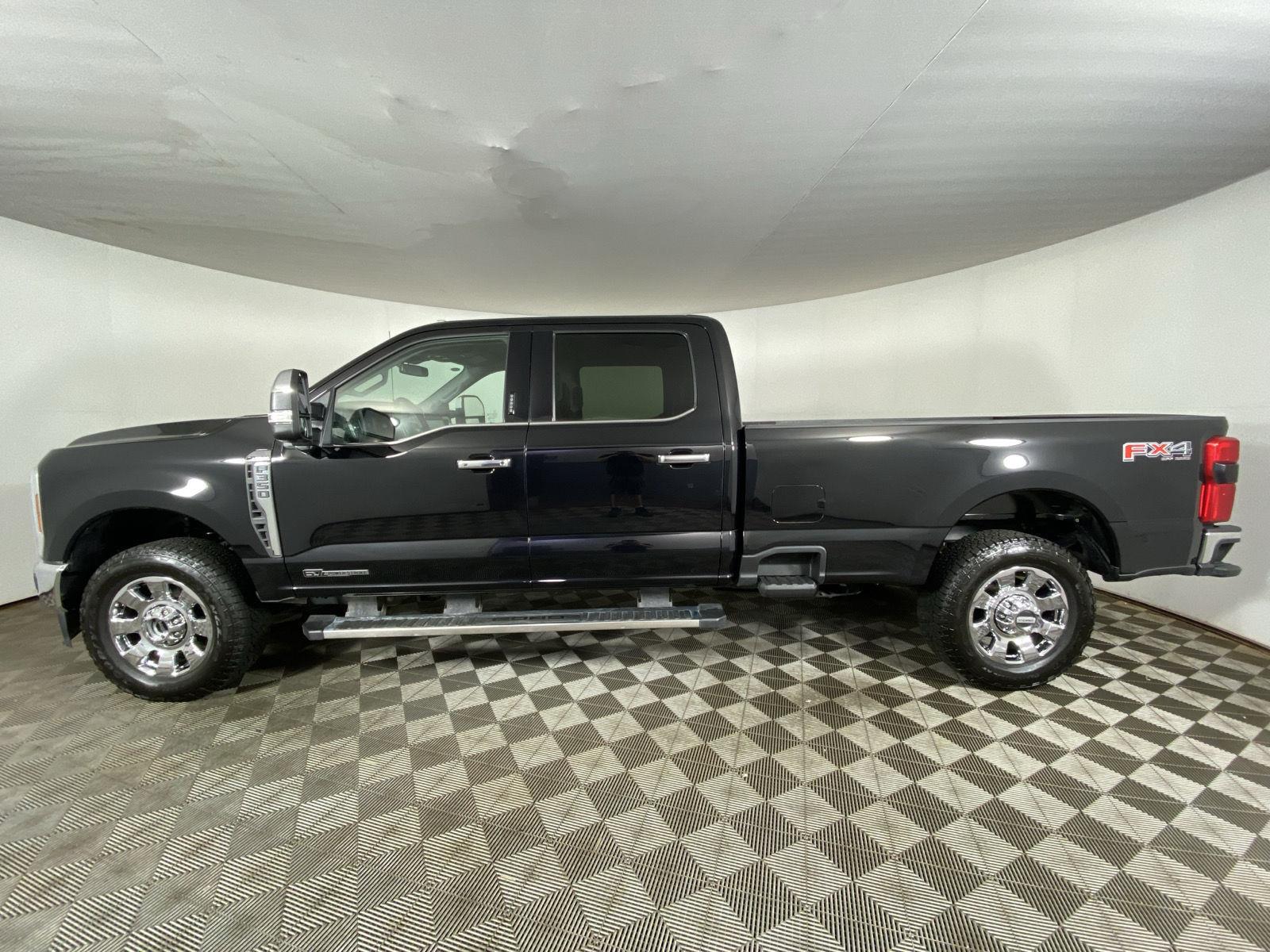 Used 2024 Ford Super Duty F-350 SRW Lariat Truck