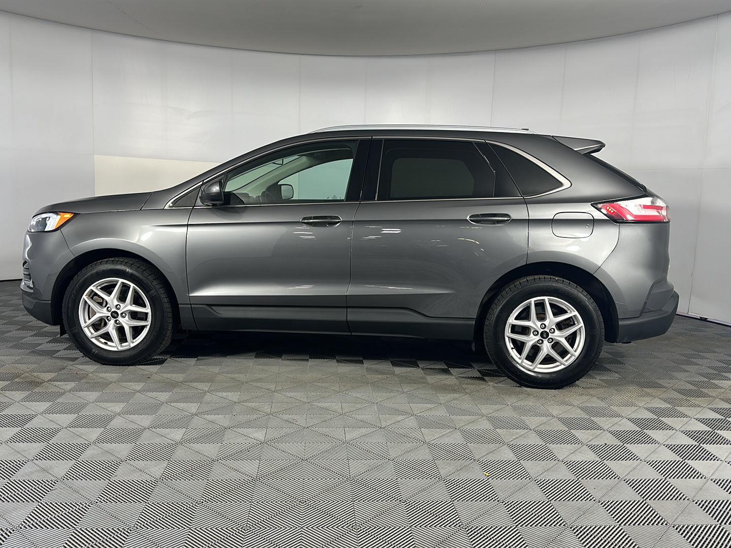 Used 2024 Ford Edge SEL SUV