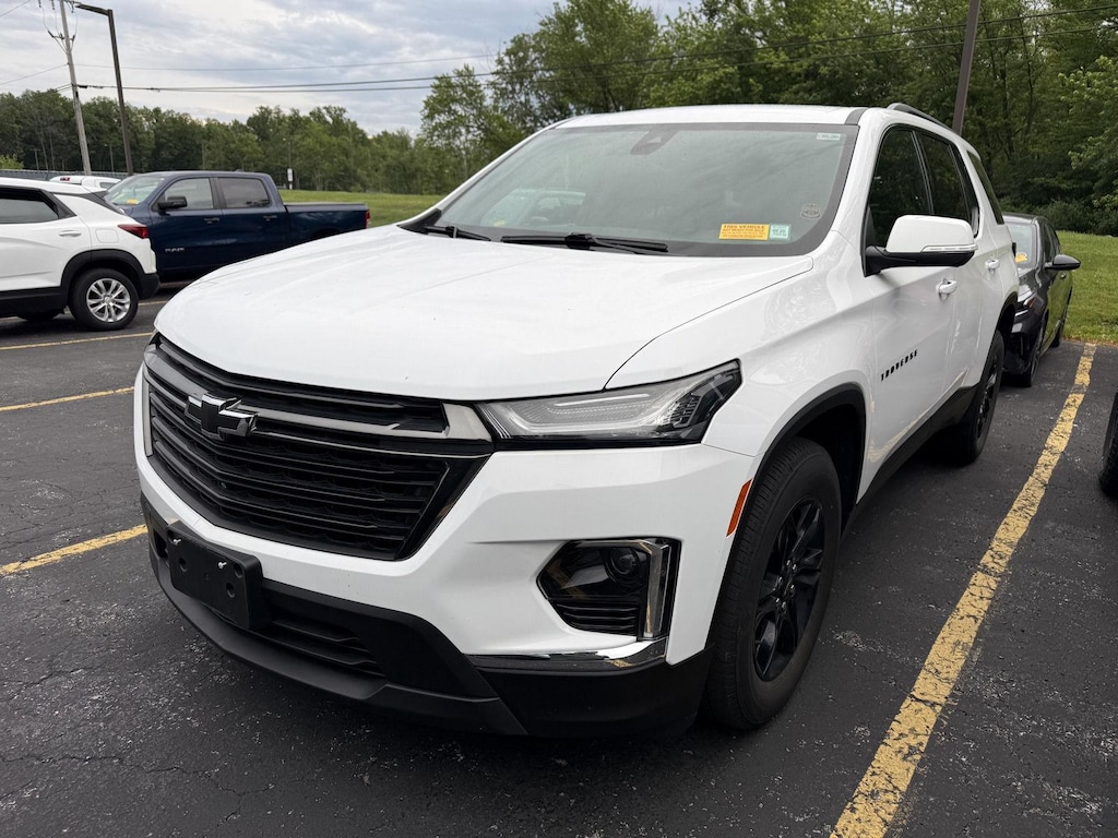 Used 2023 Chevrolet Traverse LT Cloth SUV