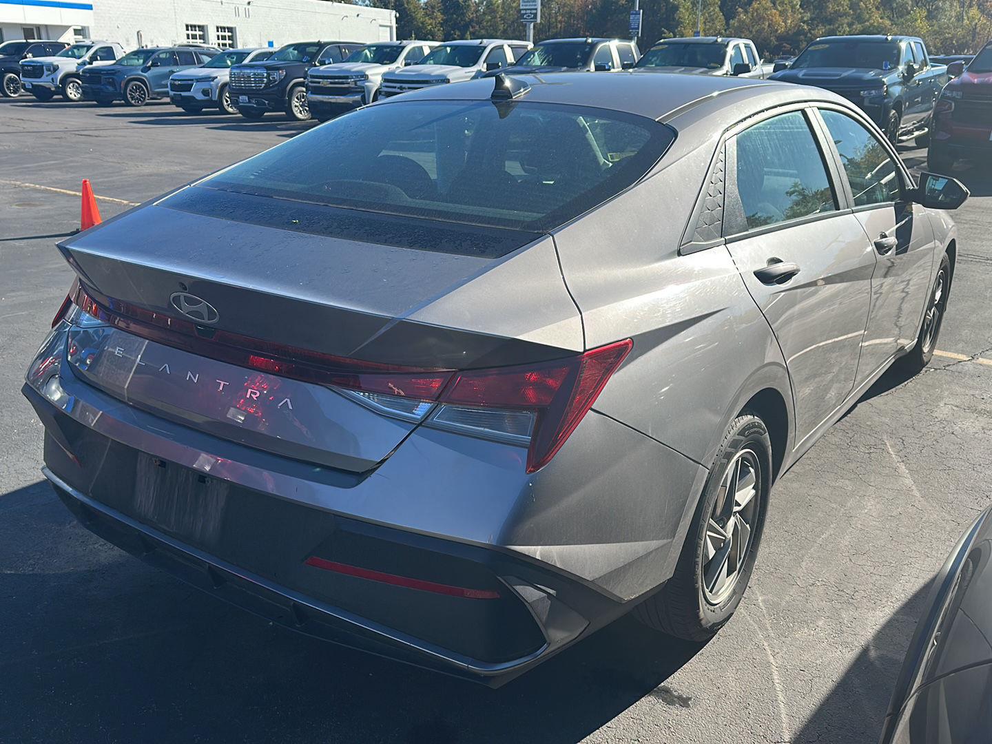 Used 2024 Hyundai Elantra SE Sedan