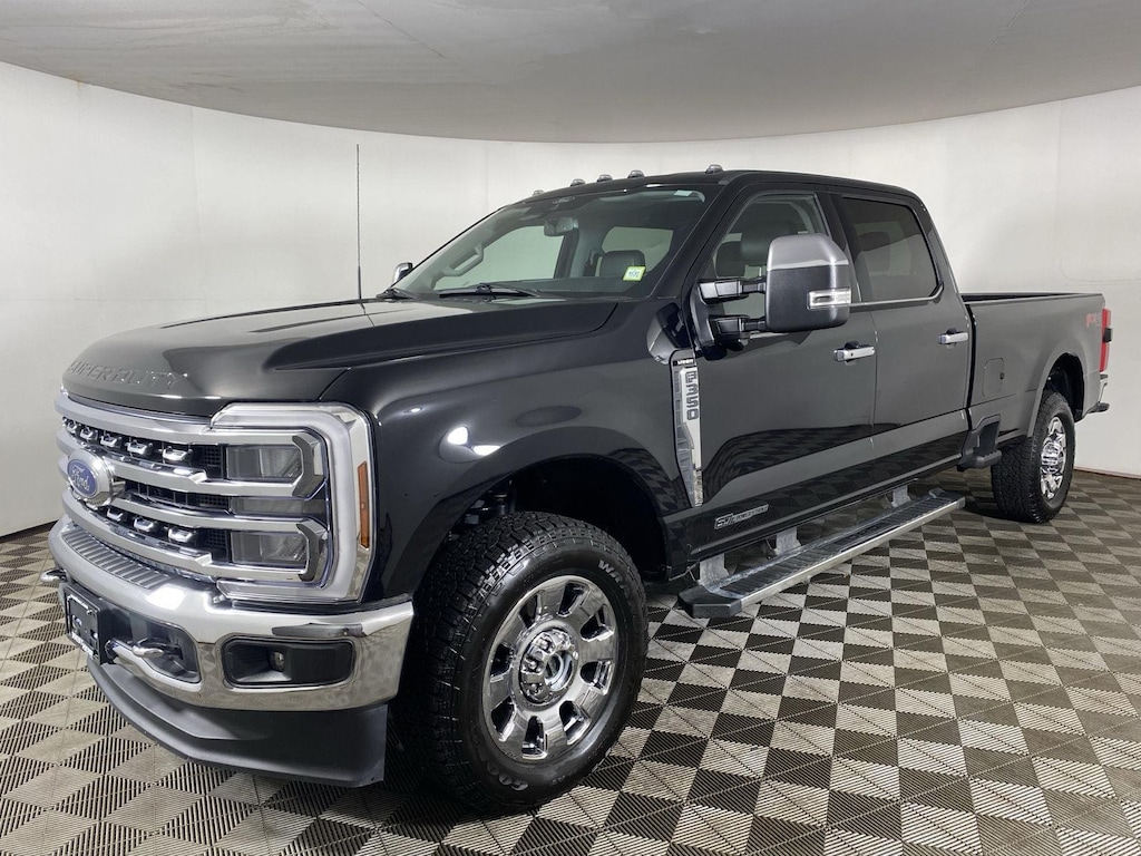 Used 2024 Ford Super Duty F-350 SRW Lariat Truck