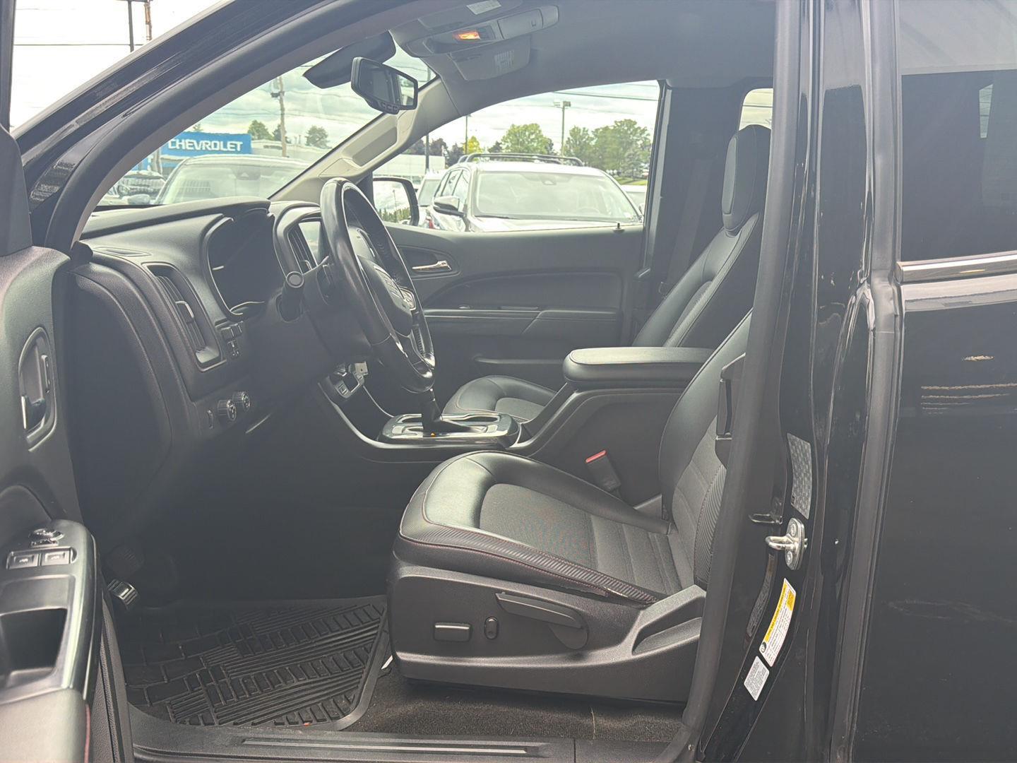 Used 2017 GMC Canyon 4WD SLE Truck