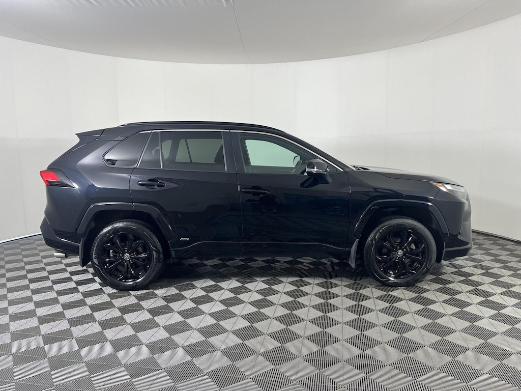 Used 2022 Toyota RAV4 Hybrid SE SUV