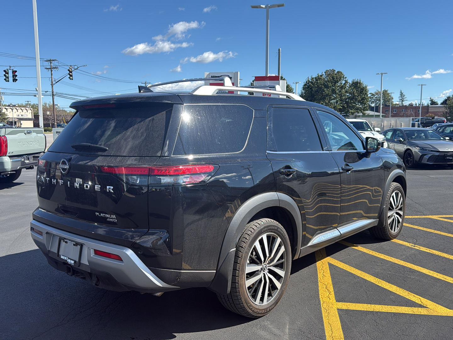 Used 2024 Nissan Pathfinder Platinum SUV