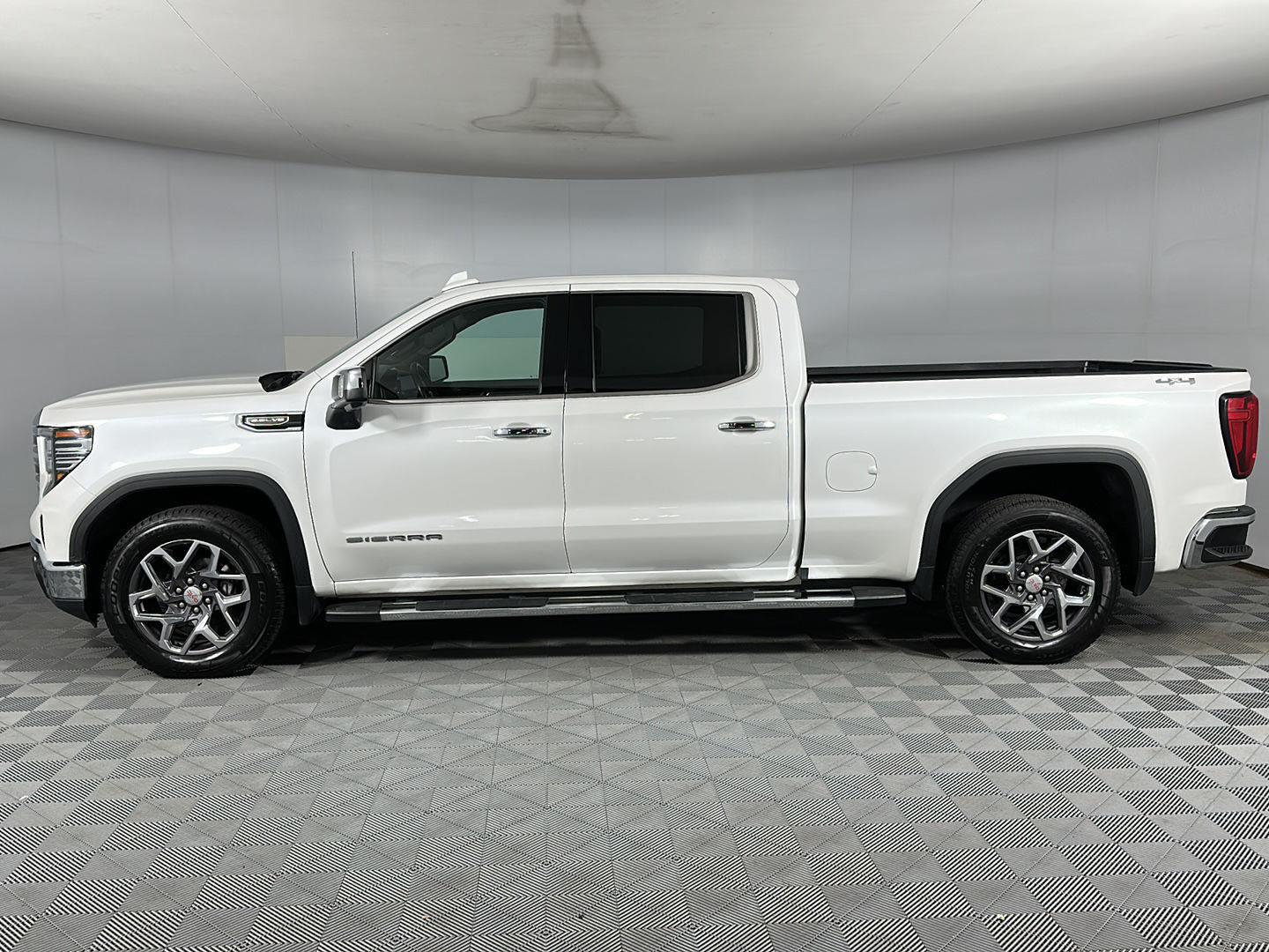Used 2022 GMC Sierra 1500 SLT Truck