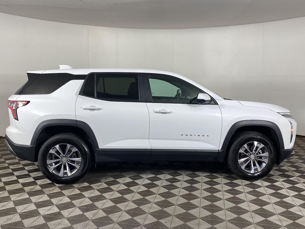 Used 2025 Chevrolet Equinox LT