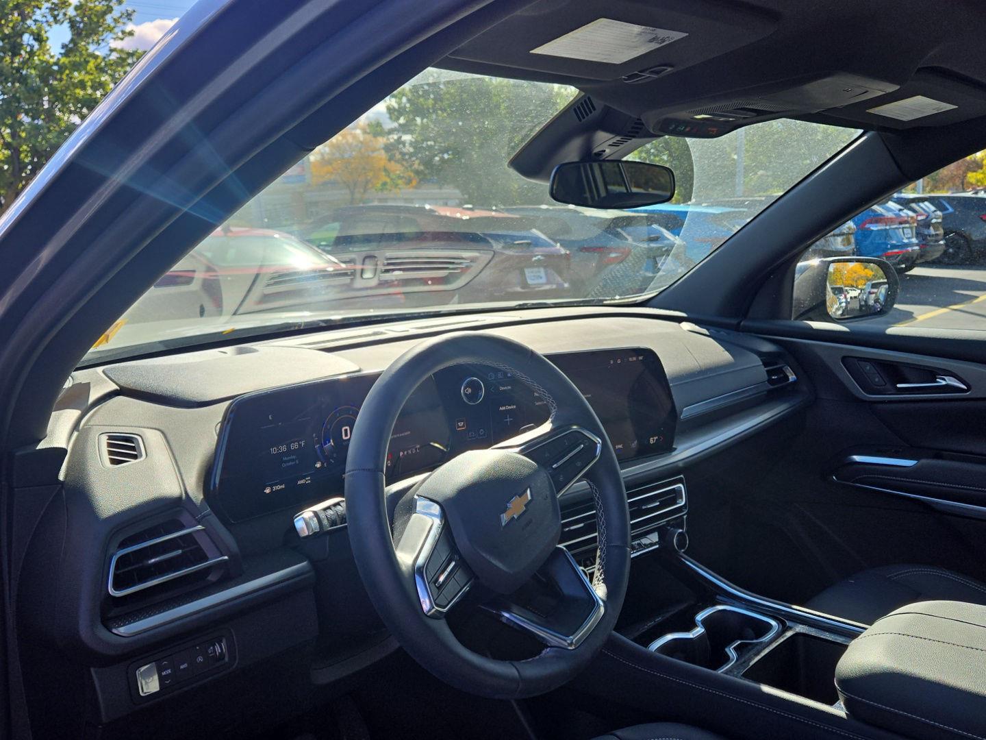 Used 2025 Chevrolet Traverse AWD LT SUV