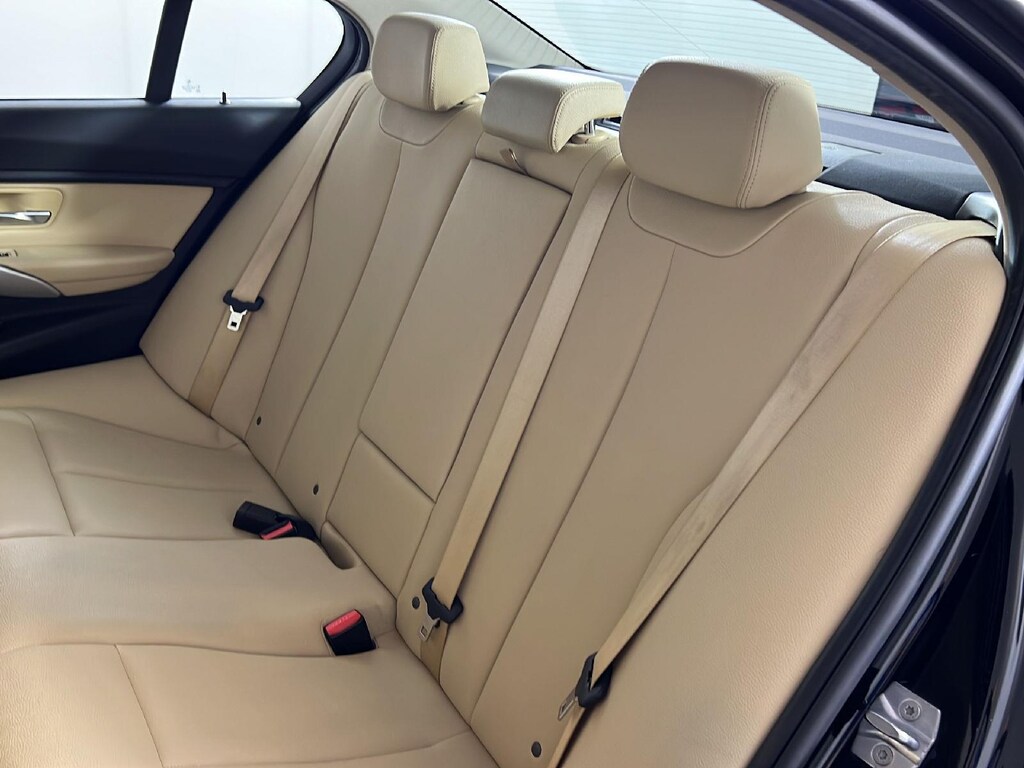 Used 2018 BMW 3 Series 320i xDrive Sedan