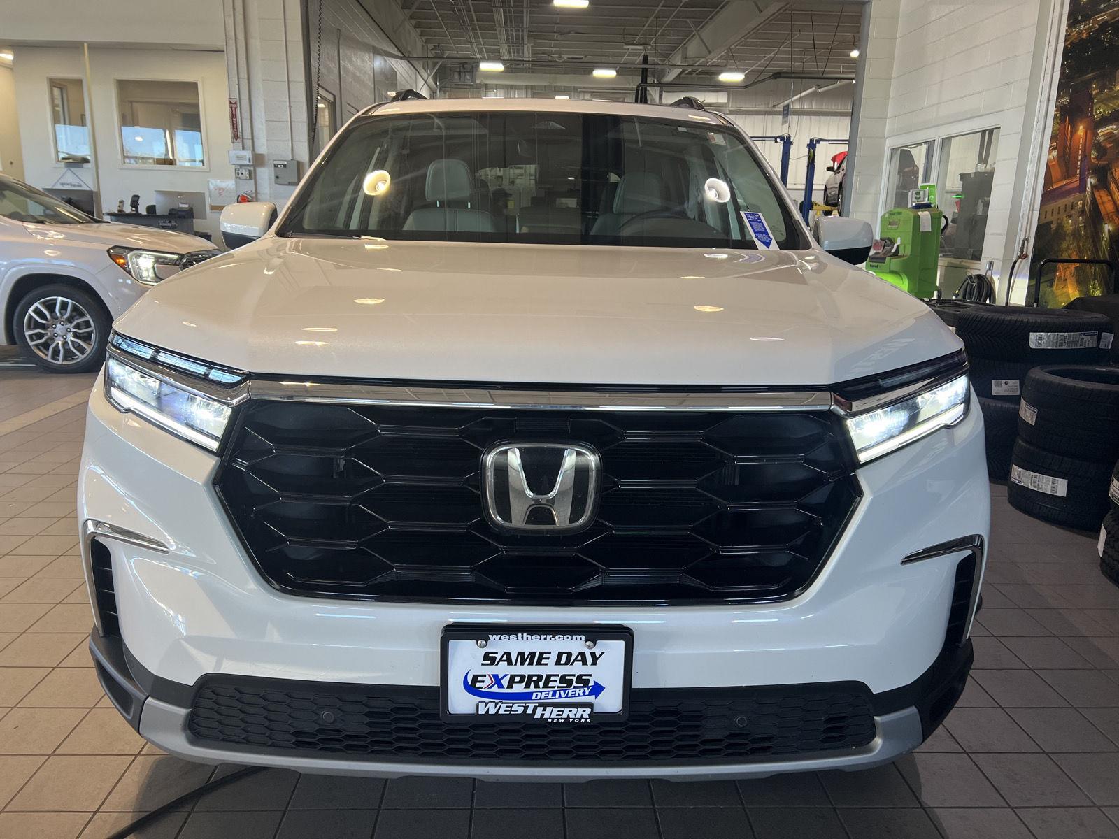 Used 2024 Honda Pilot Touring SUV