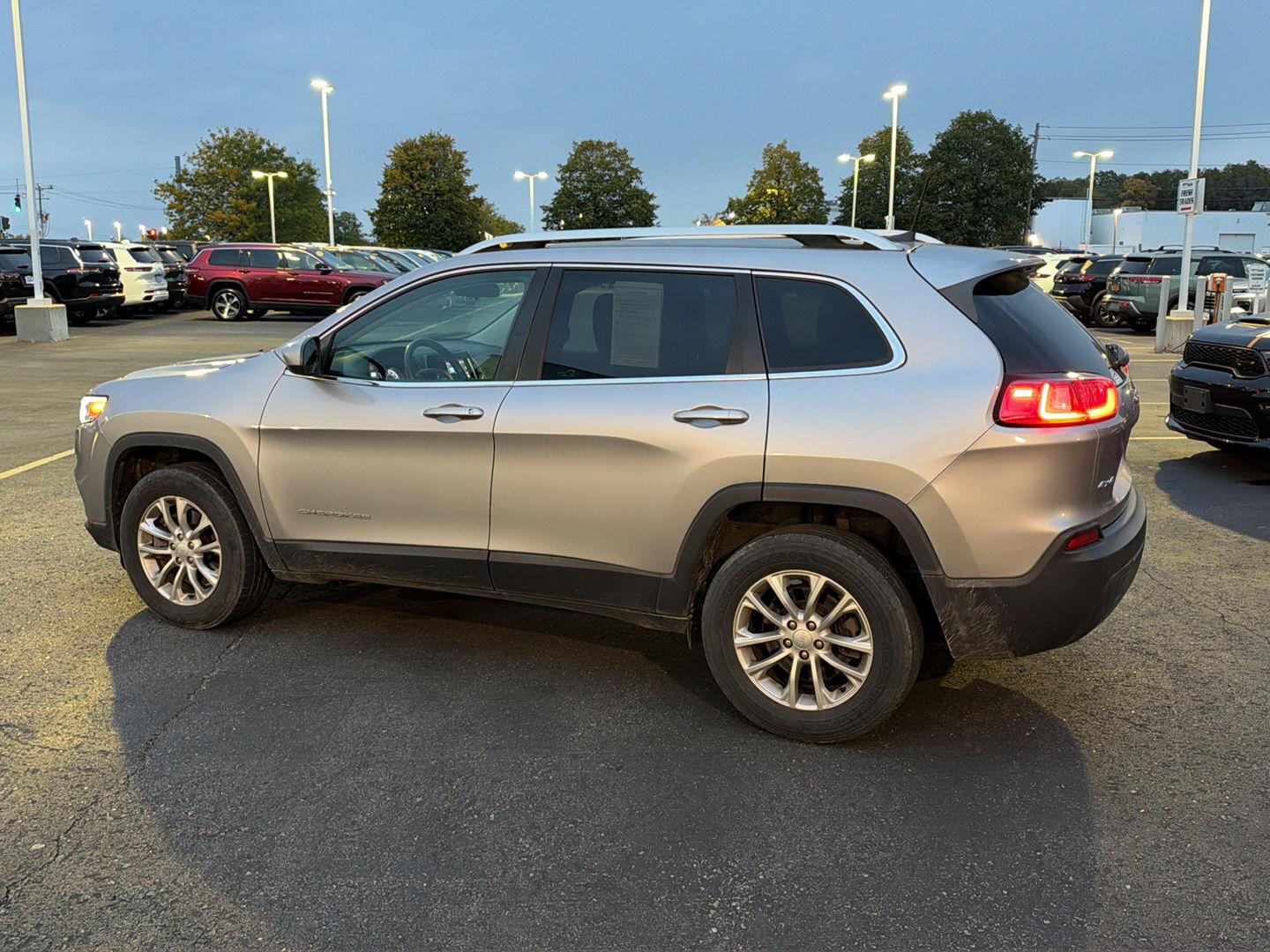 Used 2019 Jeep Cherokee Latitude SUV