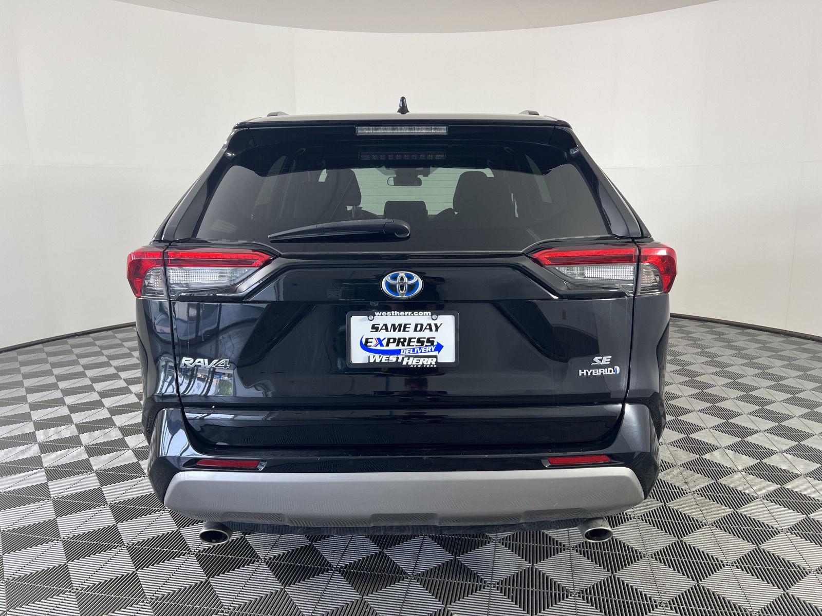 Used 2022 Toyota RAV4 Hybrid SE SUV